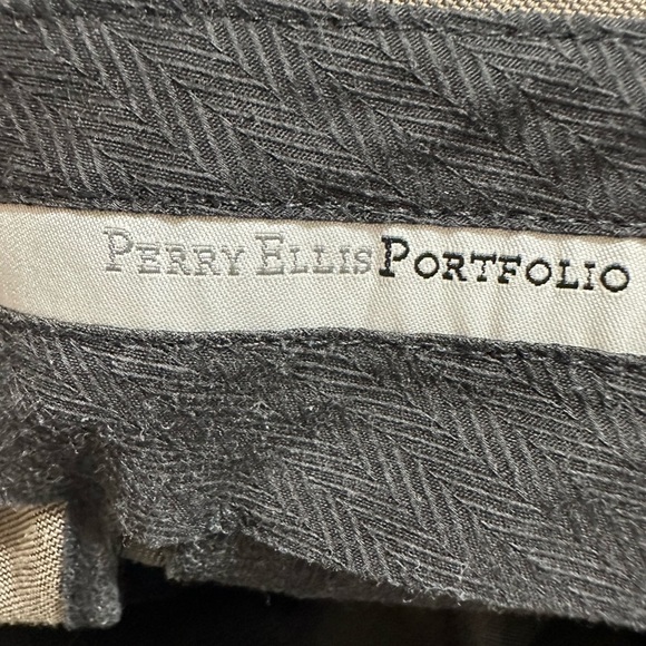 EUC Men’s Perry Ellis Portfolio slacks green gray color 33/30 - Picture 2 of 3